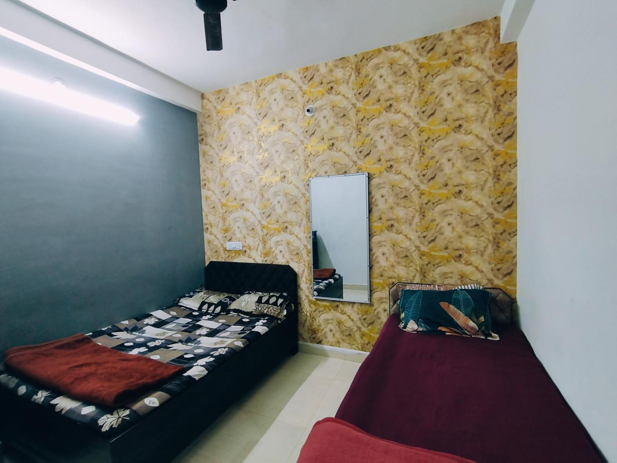 Kalpeshwar Homestay اوجاين الغرفة الصورة