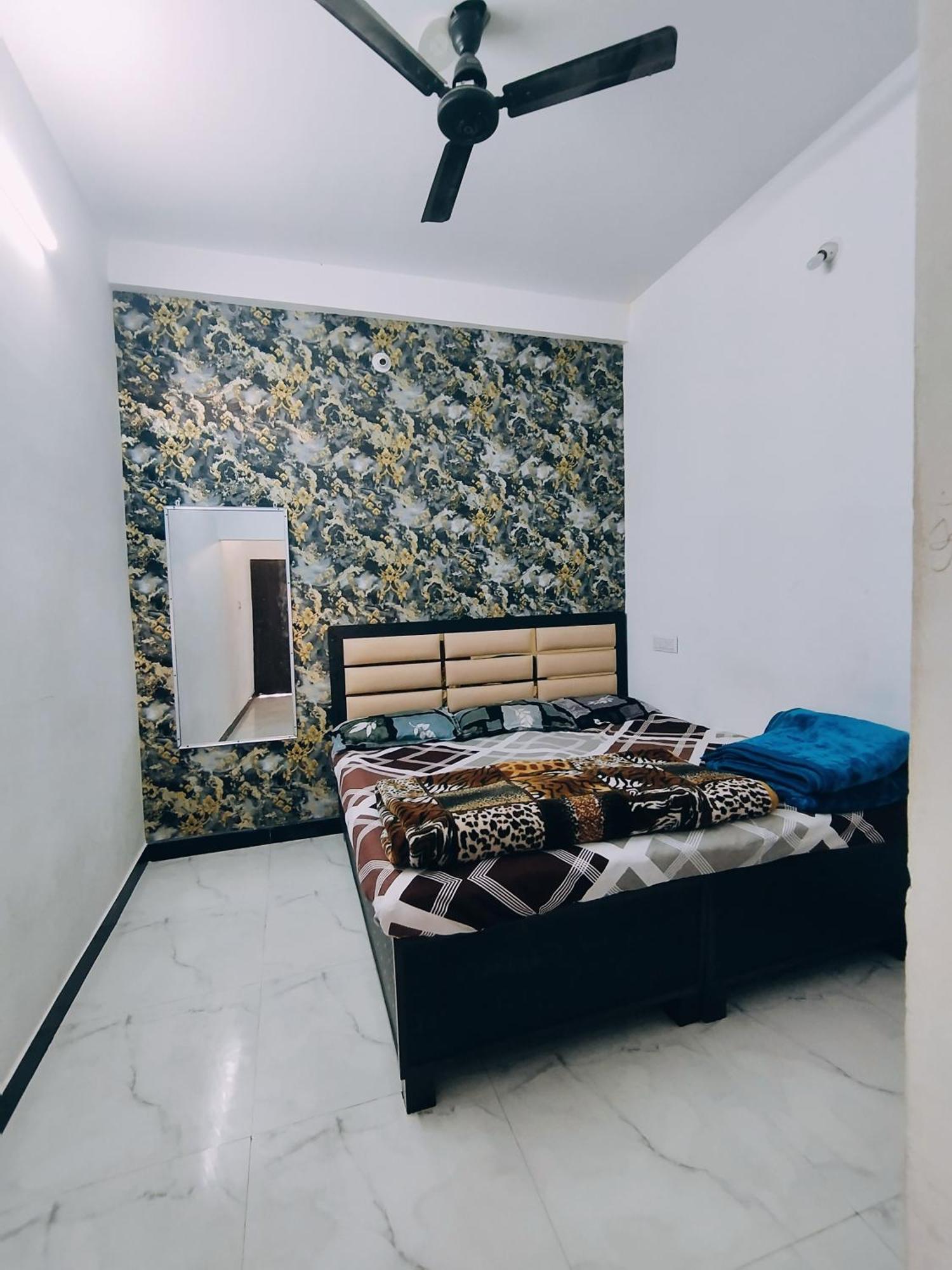 Kalpeshwar Homestay اوجاين الغرفة الصورة