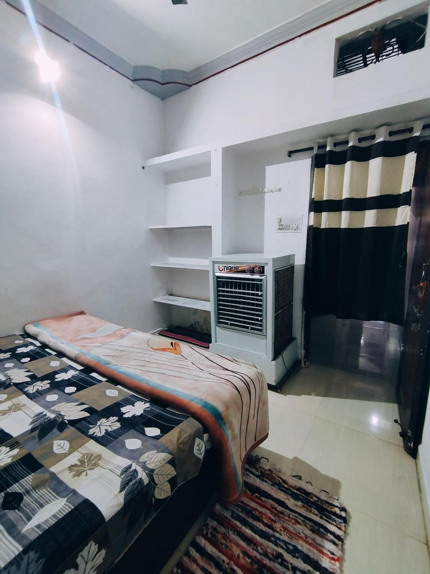 Kalpeshwar Homestay اوجاين المظهر الخارجي الصورة